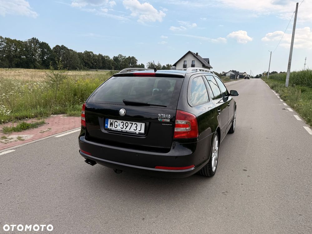 Skoda Octavia 2.0 TDI DPF RS DSG - 8