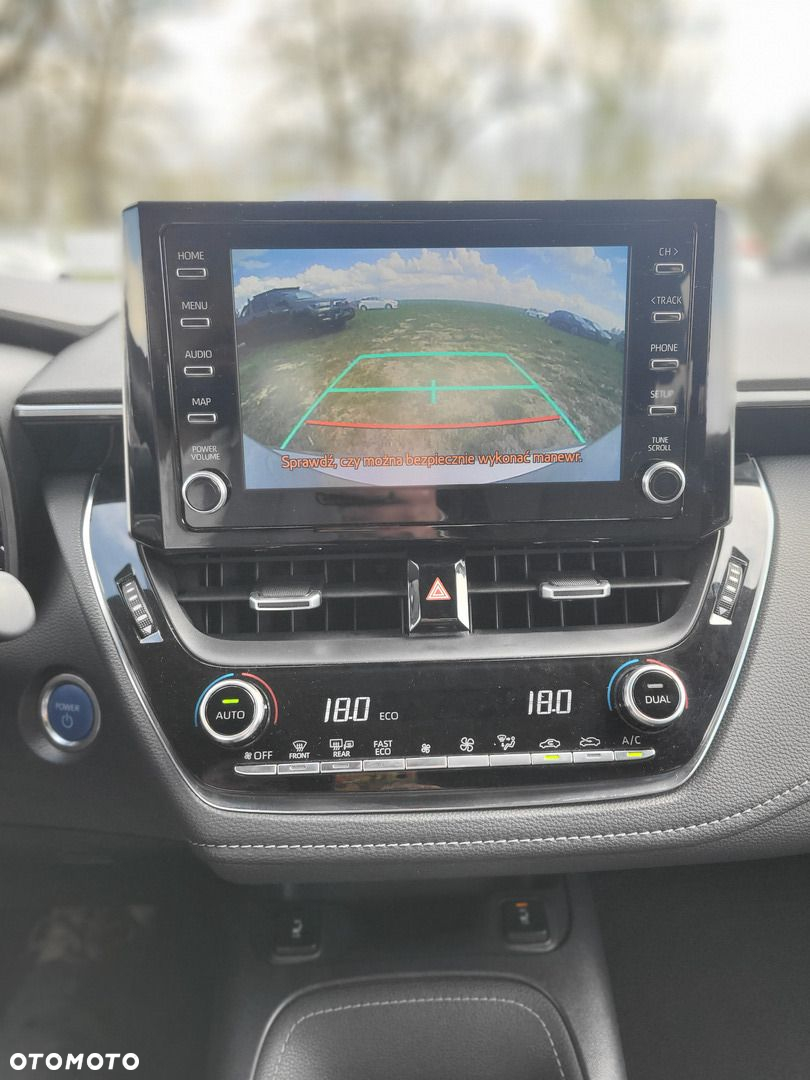 Toyota Corolla 1.8 Hybrid Comfort - 17