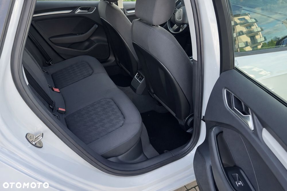 Audi A3 Sportback 1.6 TDI (clean diesel) S tronic Attraction - 37