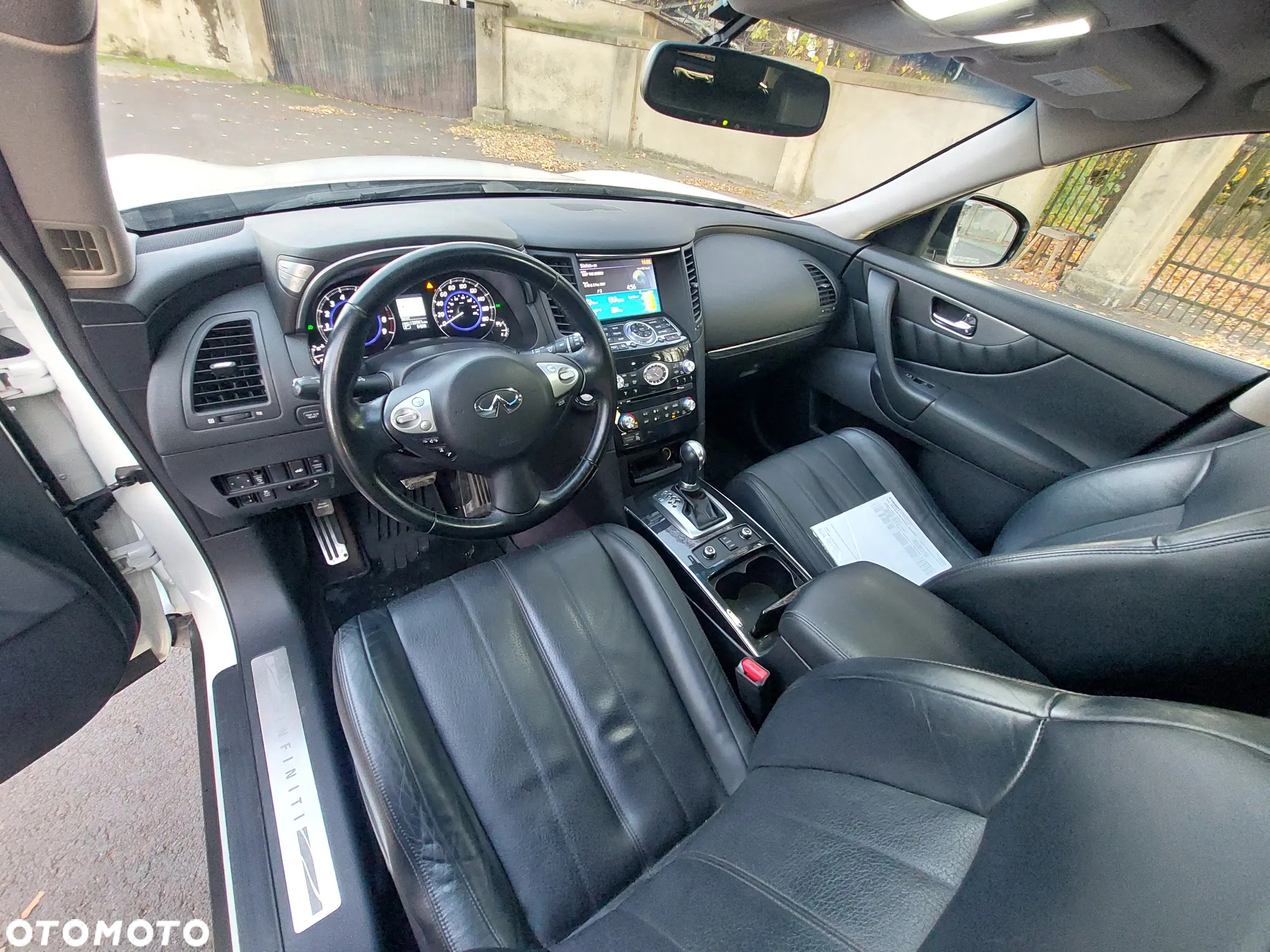 Infiniti QX70 3.7 AWD GT - 9