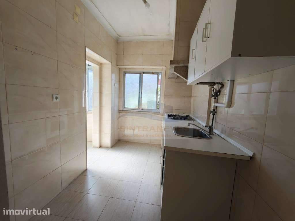 Apartamento T2 com varanda na Amadora - Grande imagem: 3/12