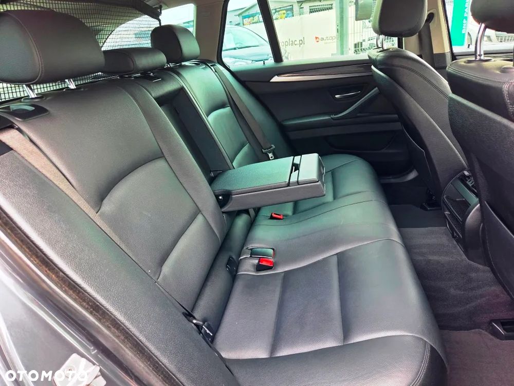 BMW Seria 5 518d Business Edition - 31