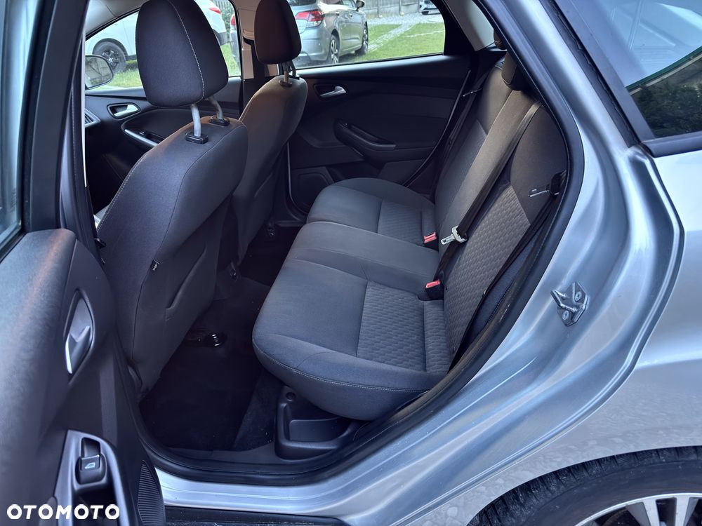 Ford Focus 1.0 EcoBoost Trend - 26