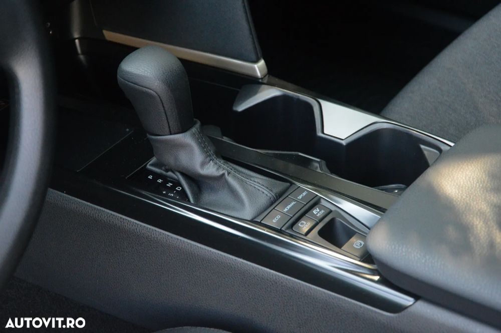 Toyota Camry Business Edition - 28