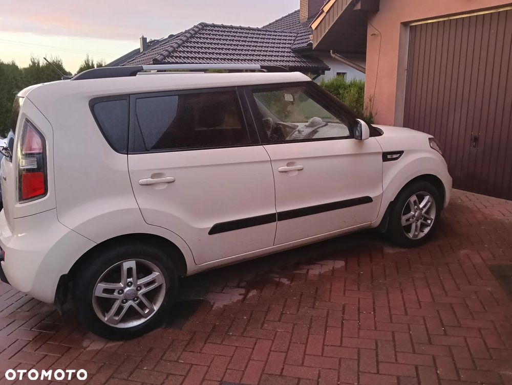 Kia Soul 1.6 CRDI L - 1