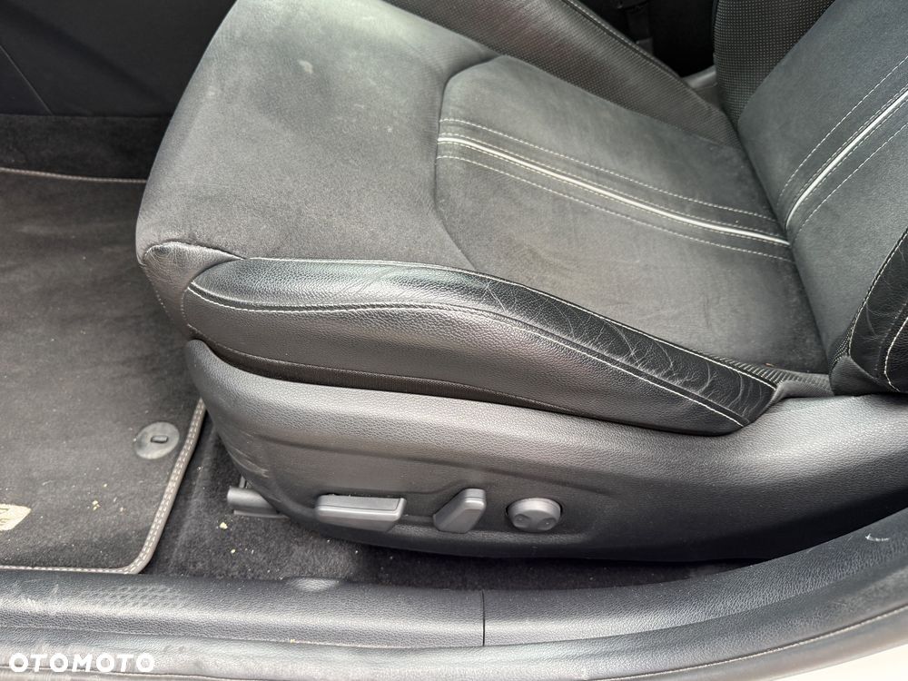 Kia ProCeed 1.4 T-GDI DCT7 OPF GT LINE - 17