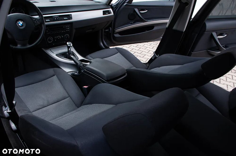 BMW Seria 3 - 35