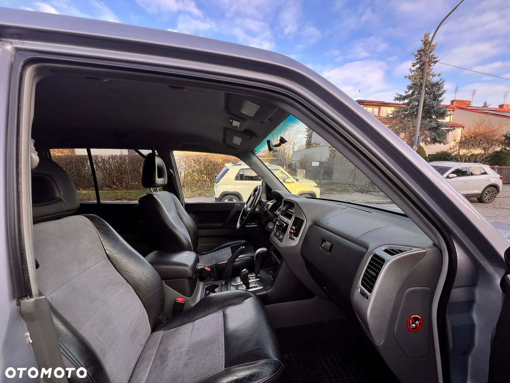 Mitsubishi Pajero 3.2 DI-D Automatik Dakar - 10