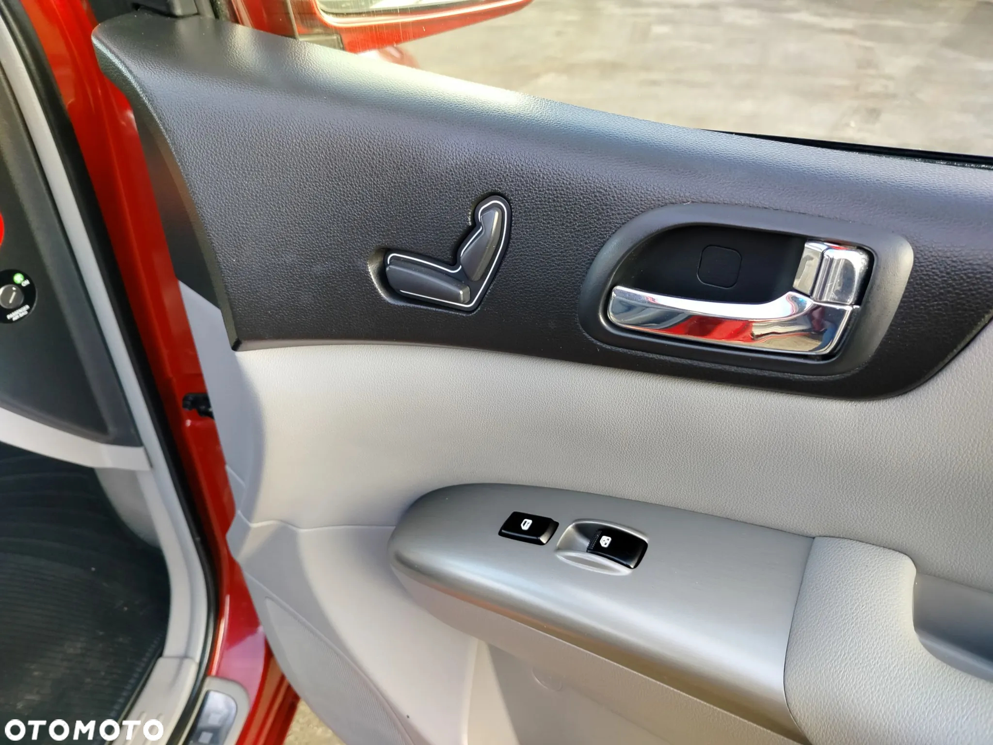 Kia Carnival - 34