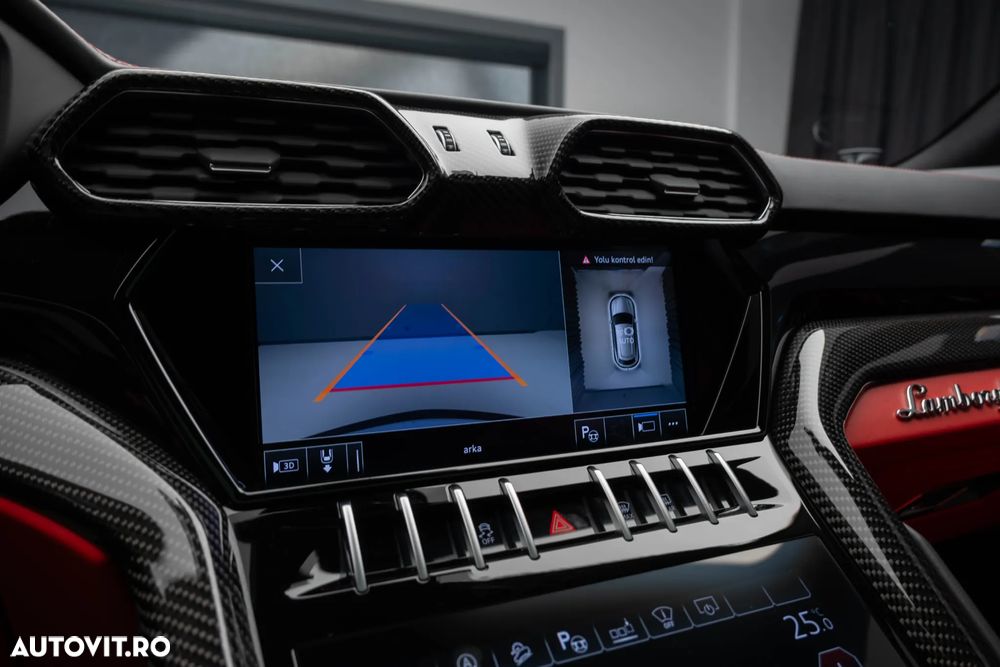 Lamborghini URUS - 28