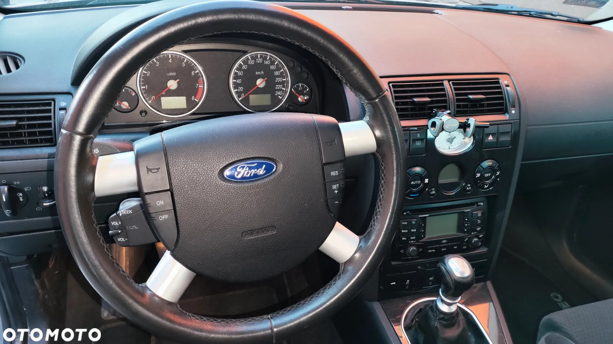 Ford Mondeo 2.0 Ghia - 8