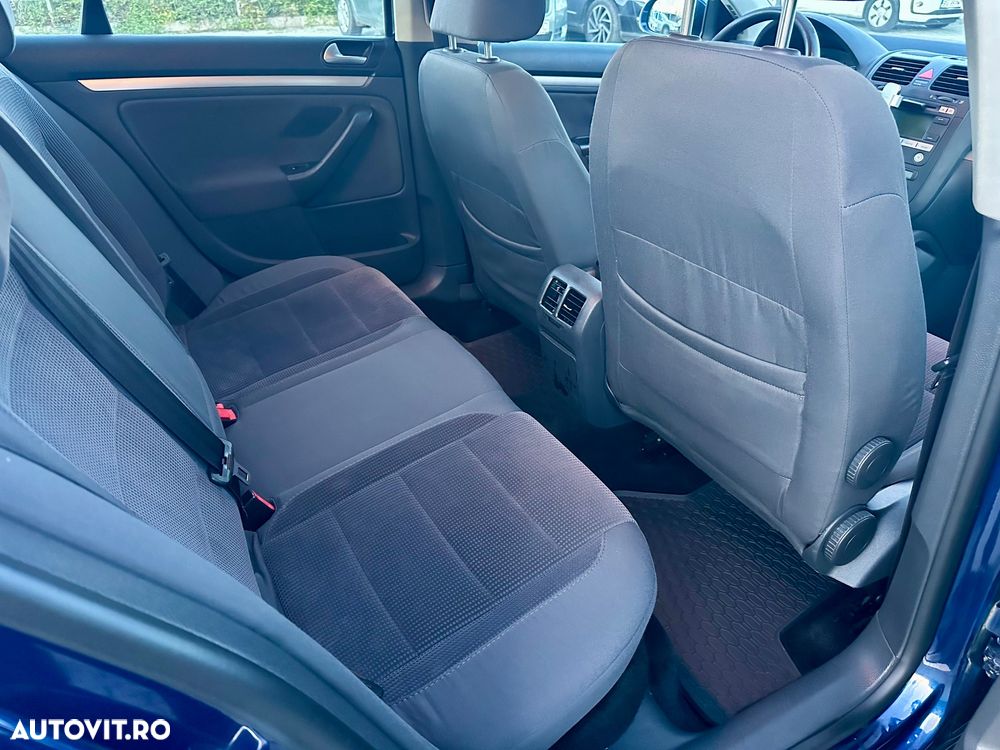 Volkswagen Jetta 1.9 TDI Comfortline - 12