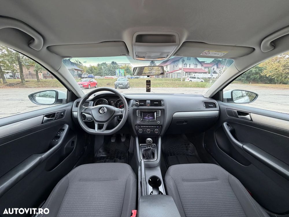 Volkswagen Jetta 2.0 TDI Trendline - 8