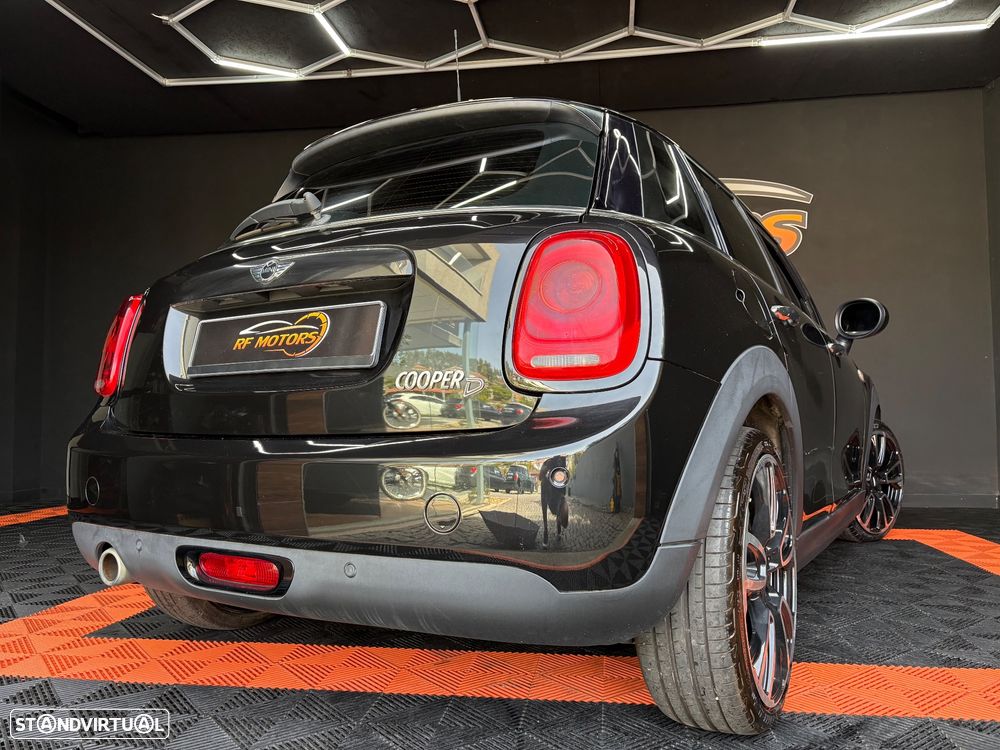 MINI 5 Portas Cooper D Aut. - 31