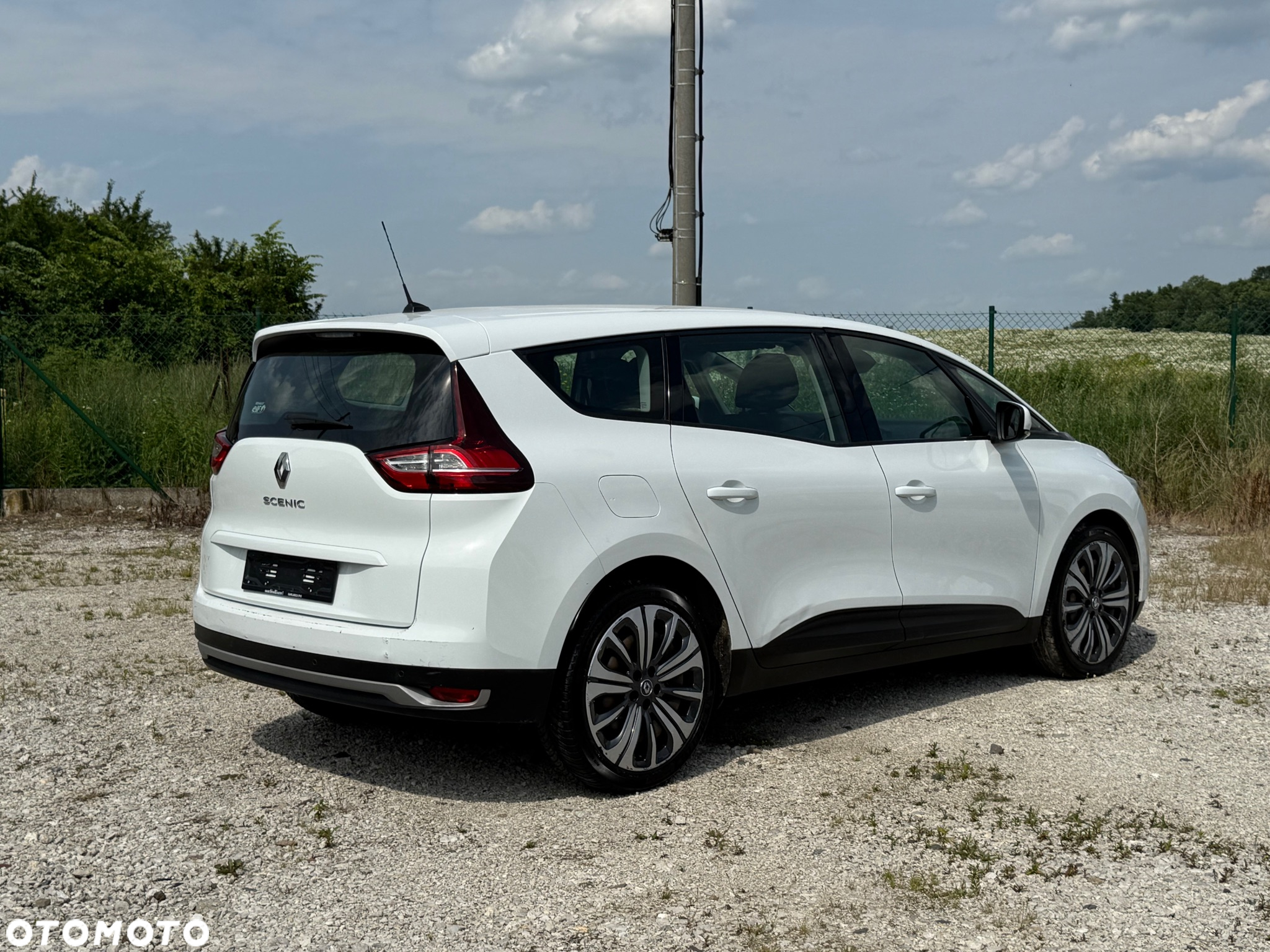 Renault Grand Scenic BLUE dCi 120 BLACK EDITION - 6