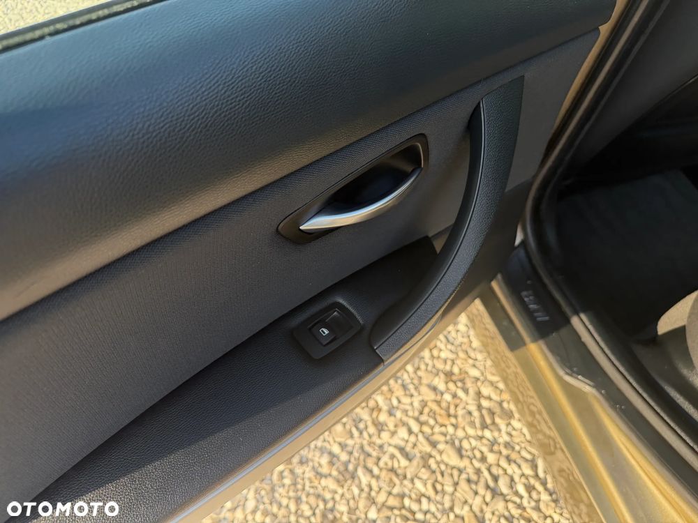 BMW Seria 3 320i - 22