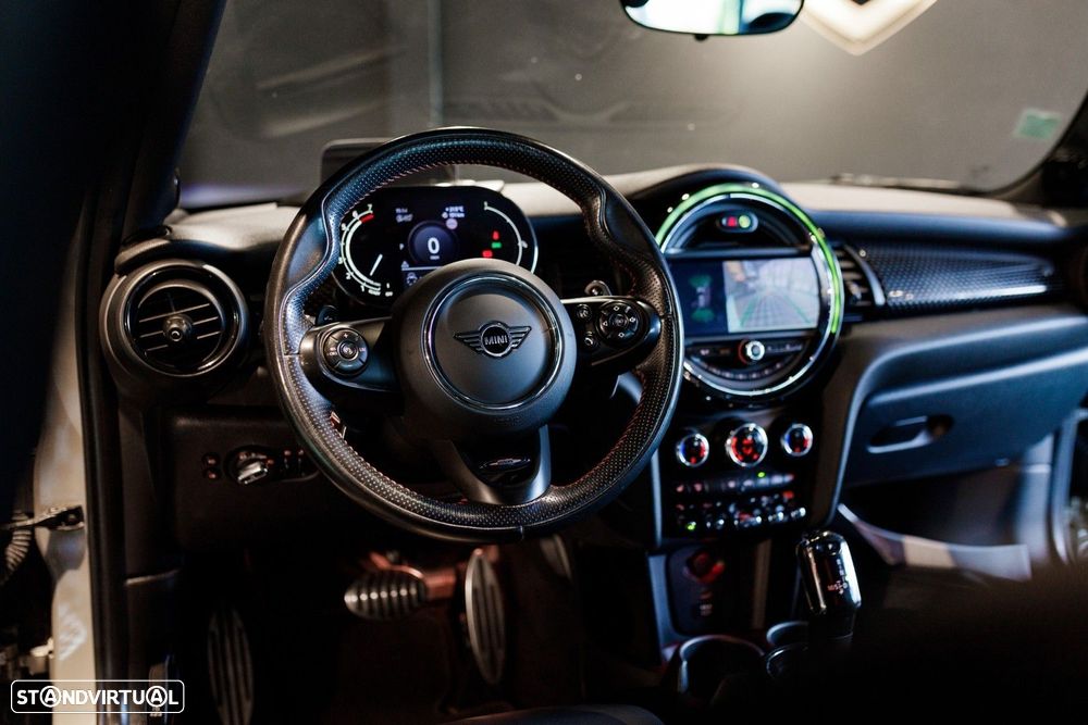 MINI 5 Portas Cooper S Aut. JCW - 24