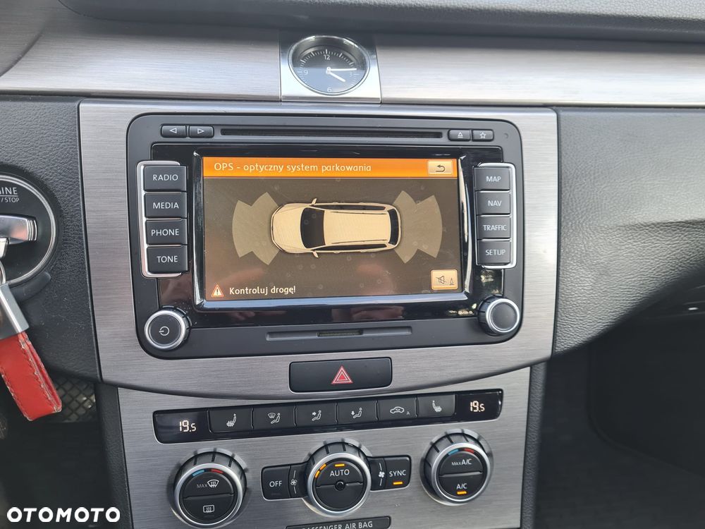Volkswagen Passat 2.0 TDI Comfortline DSG - 16