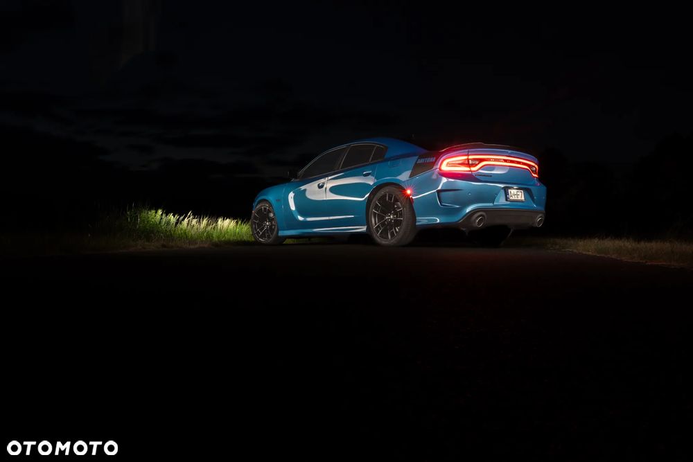 Dodge Charger 6.4 Scat Pack - 8