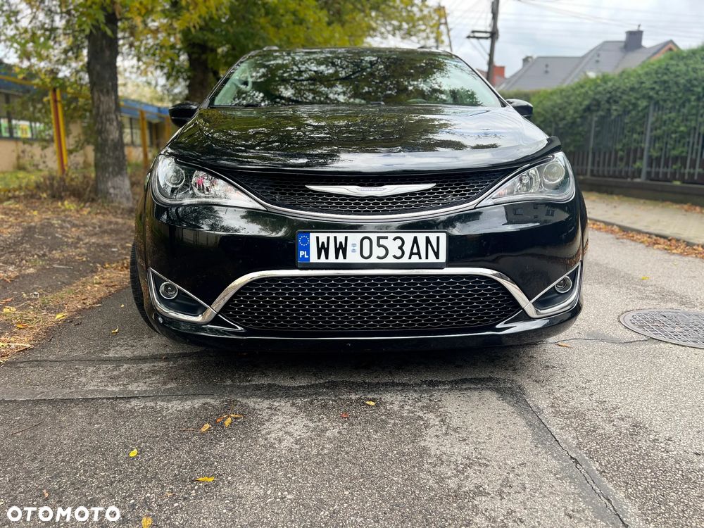 Chrysler Pacifica - 2