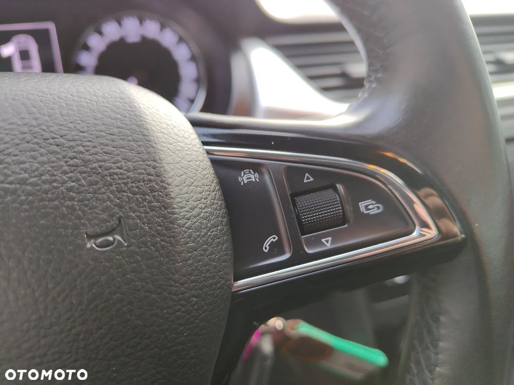 Skoda RAPID Spb 1.0 TSI Drive - 23