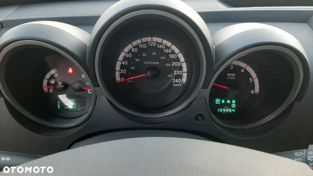 Dodge Nitro 2.8 CRD SXT - 17