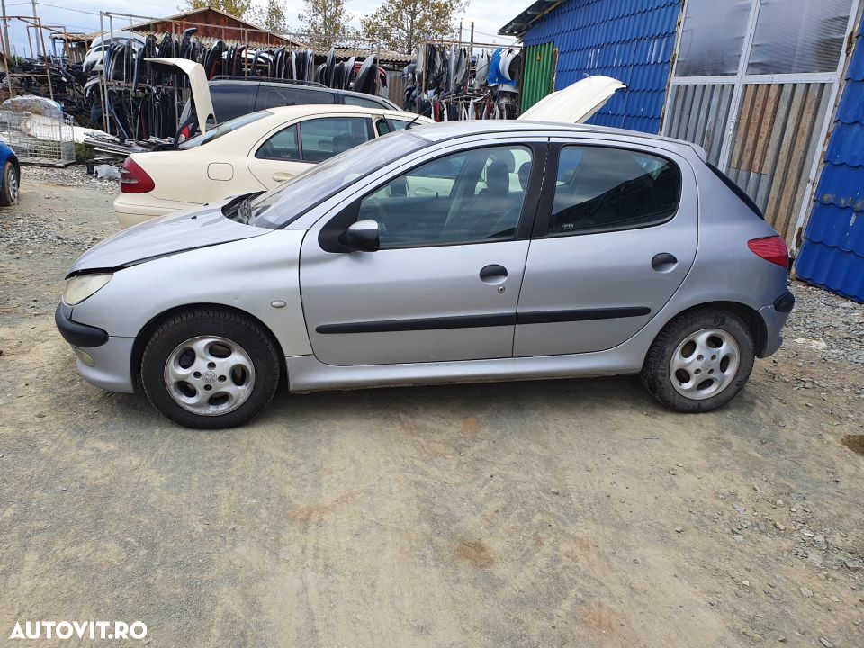 Dezmembrari  Peugeot 206  1998  > 0000 2.0 HDi Motorina - 3
