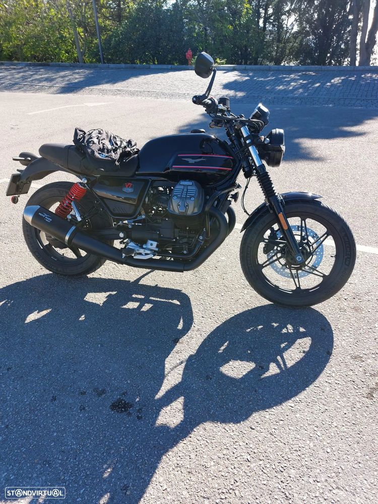 Moto Guzzi V7 Stone Special Edition - 2