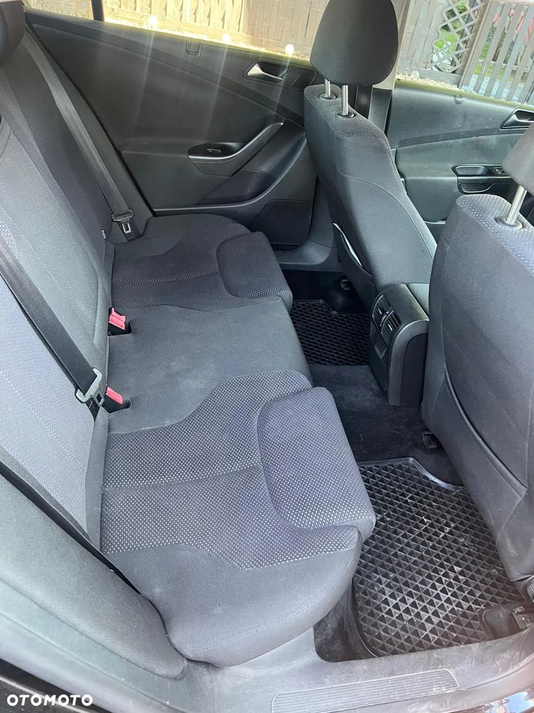 Volkswagen Passat - 9