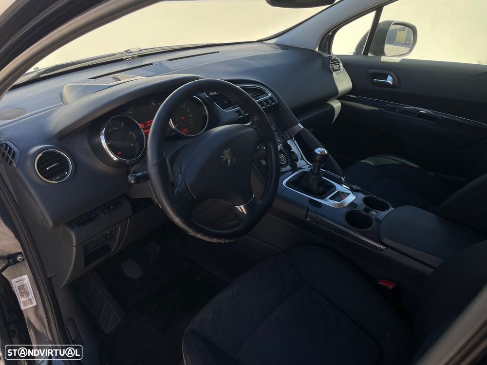 Peugeot 3008 1.6 HDi Executive - 9