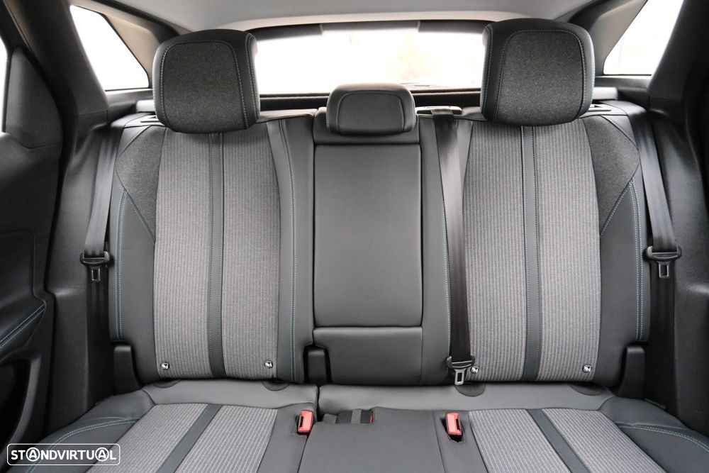 Peugeot 3008 1.2 PureTech Allure Pack EAT8 - 9