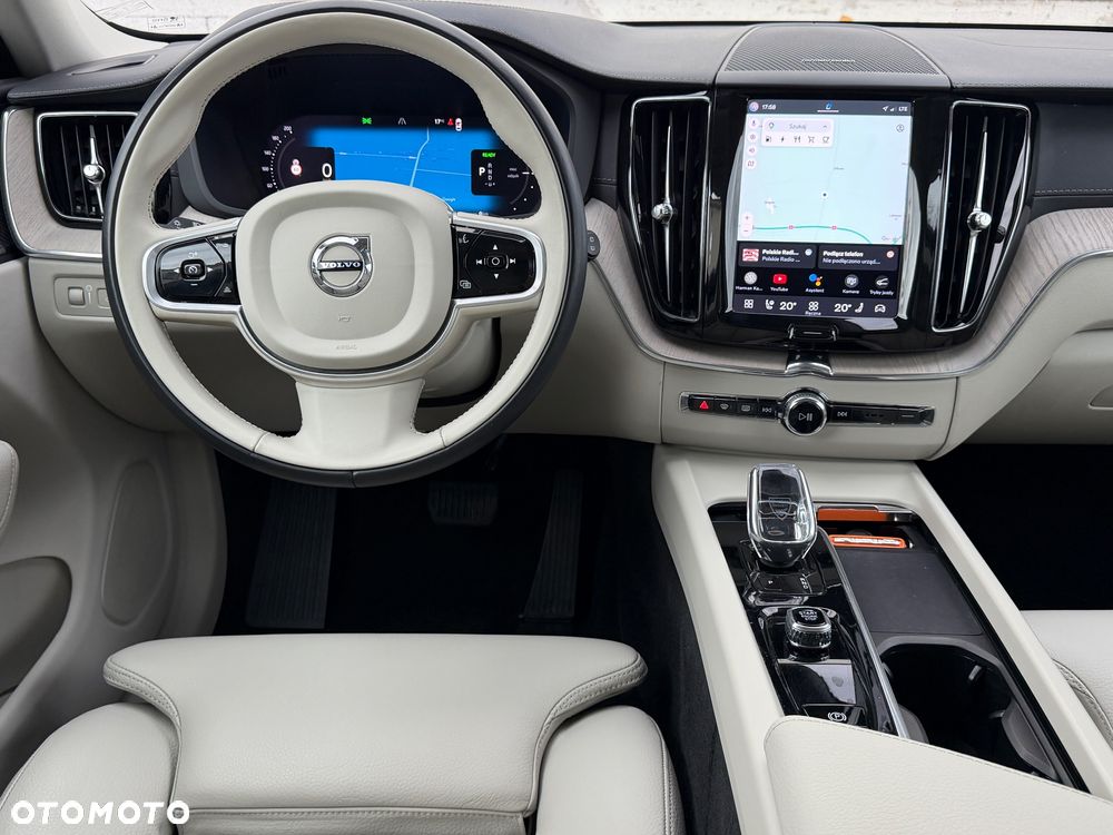 Volvo XC 60 T6 Plug-In Hybrid AWD Inscription - 6