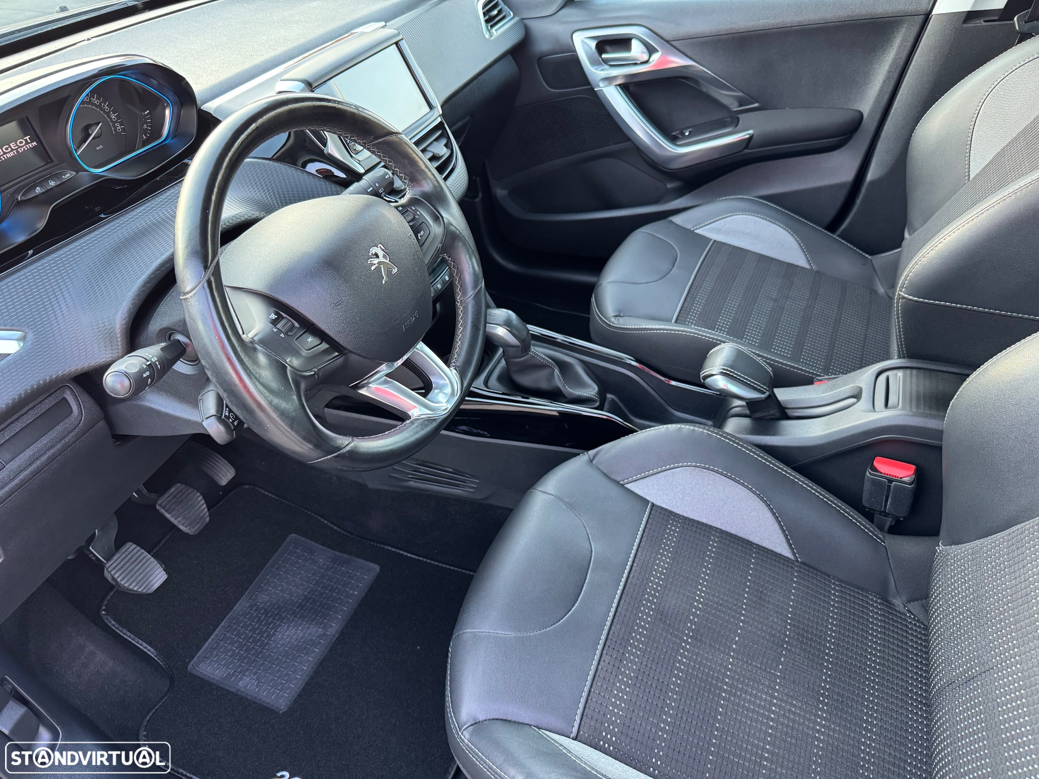 Peugeot 2008 1.2 PureTech Allure - 7
