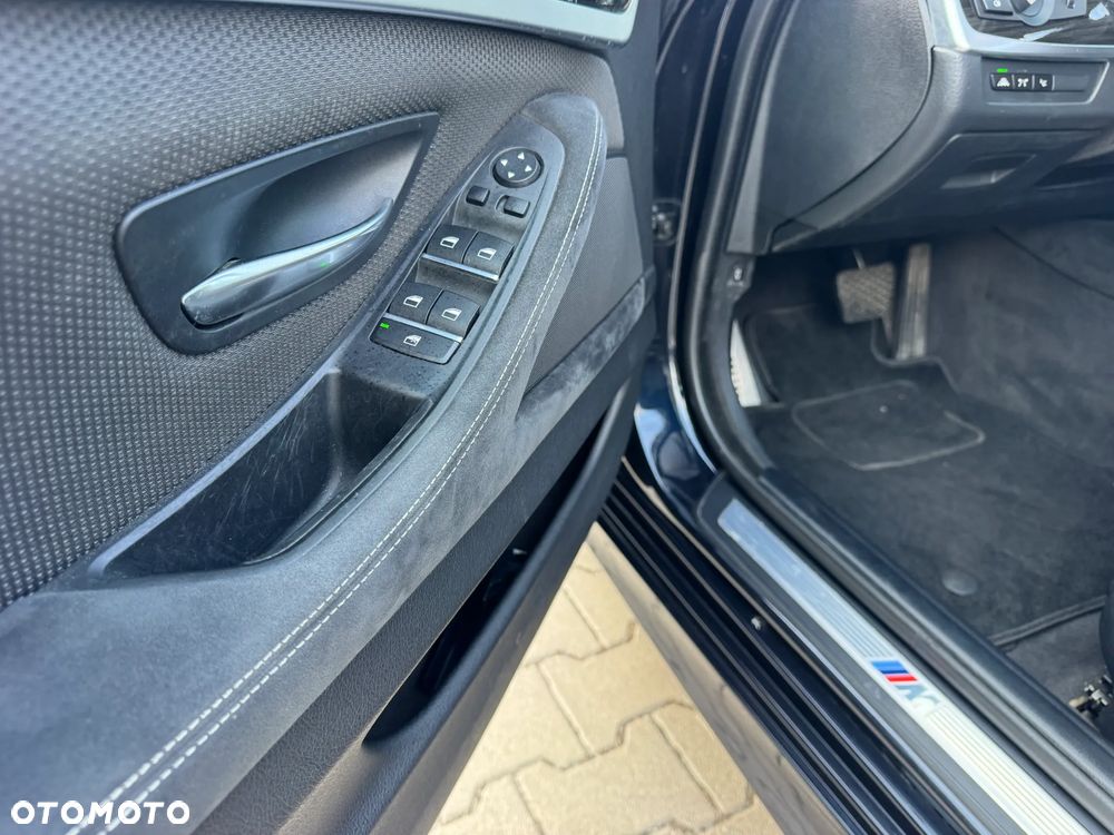 BMW Seria 5 525d - 13