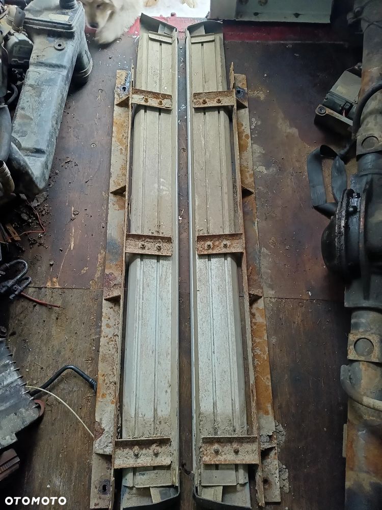 Stopnie boczne orurowanie progi Toyota Rav 4  RAV4 - 5