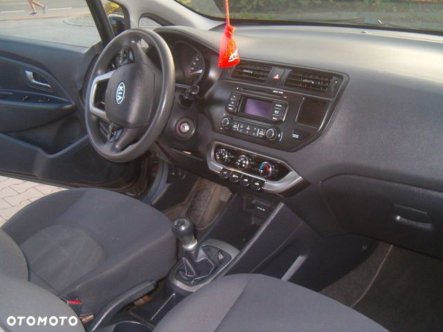 Kia Rio - 19