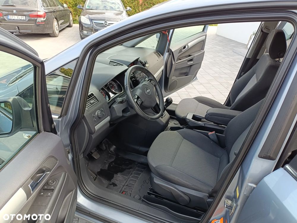 Opel Zafira - 18