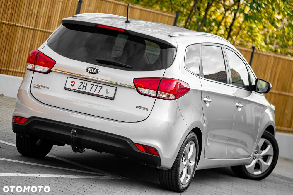 Kia Carens - 16