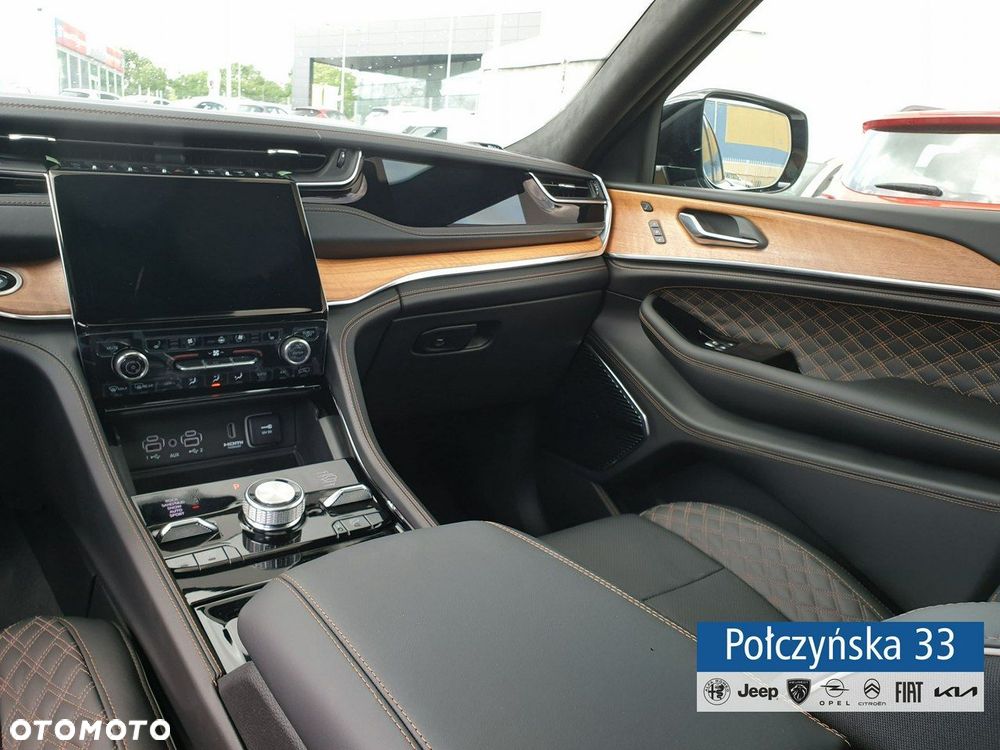 Jeep Grand Cherokee - 36