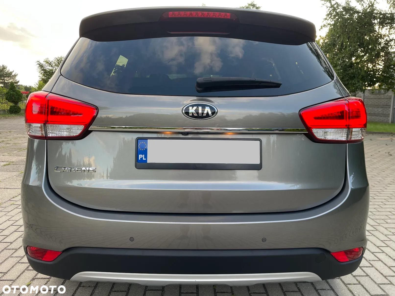 Kia Carens 1.6 GDI XL 7os - 11