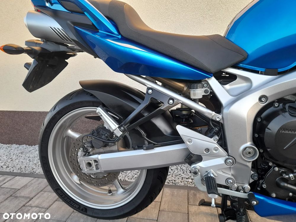 Yamaha FZ6 - 17