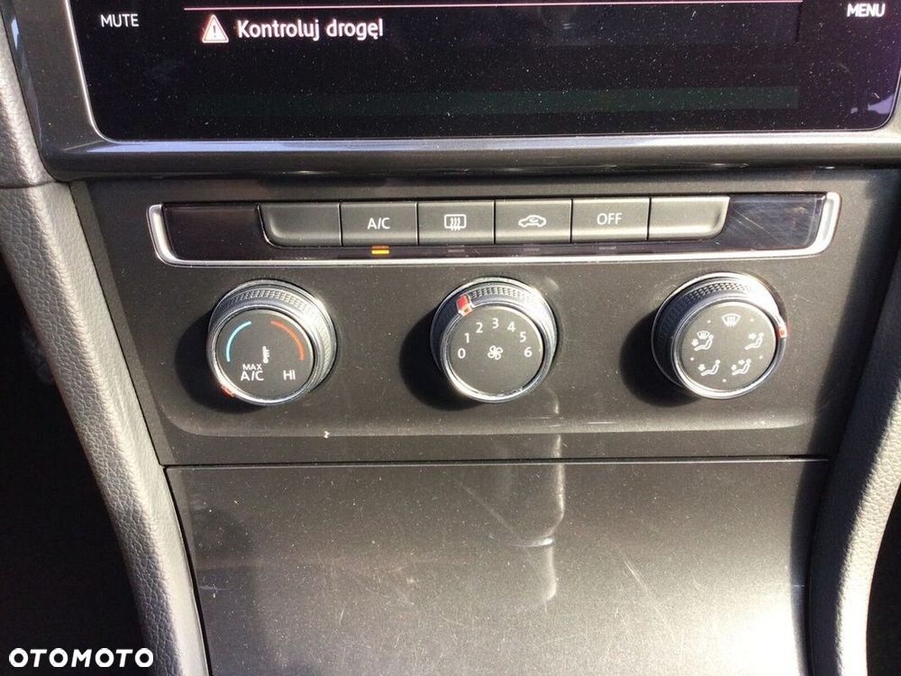 Volkswagen Golf VII 1.6 TDI BMT Comfortline - 11