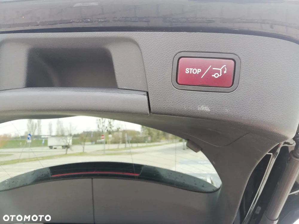 Mercedes-Benz GLA 250 4Matic 7G-DCT - 20