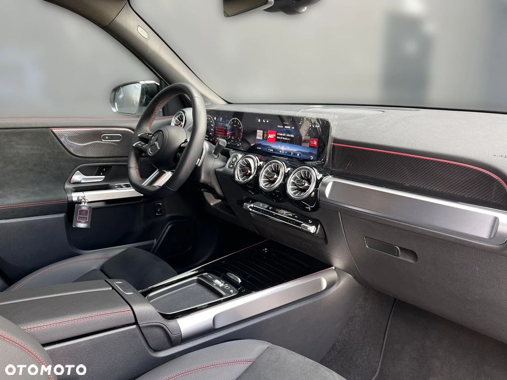 Mercedes-Benz GLB - 13