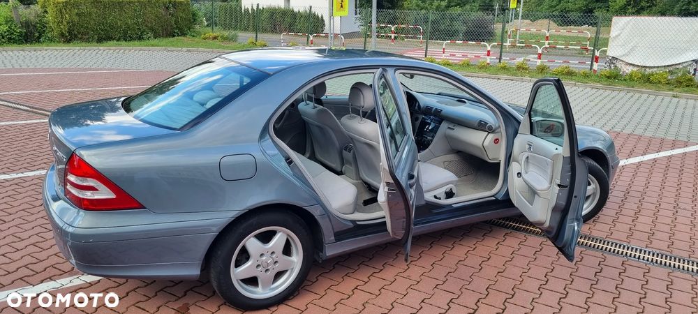Mercedes-Benz Klasa C 180 Kompressor Automatik Classic - 15