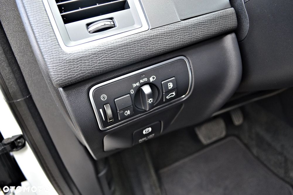 Volvo XC 60 D5 AWD Geartronic Summum - 25