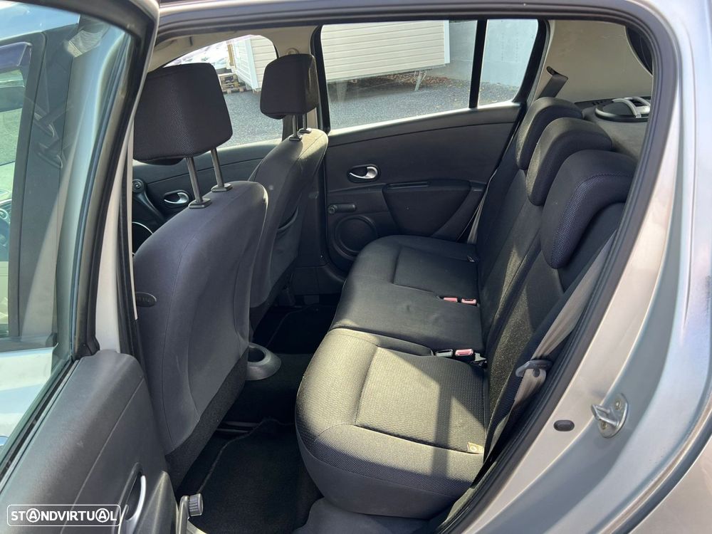 Renault Clio 1.2 16V Dynamique - 9