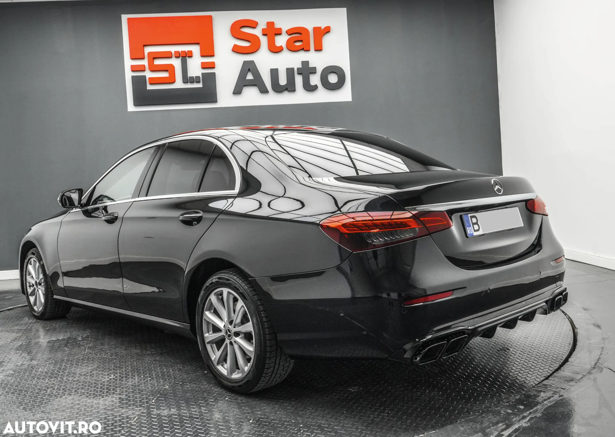 Mercedes-Benz E 220 d 4MATIC Aut. - 4