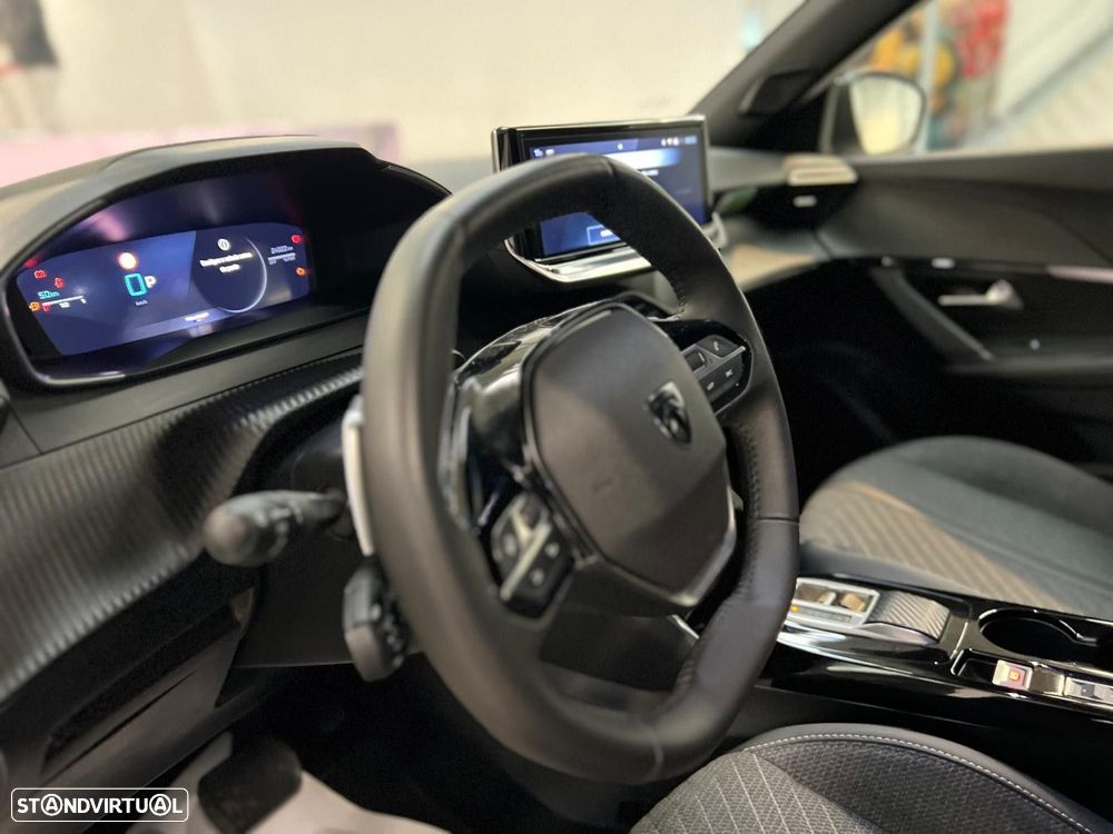 Peugeot 2008 1.2 Hybrid Allure e-DCS6 - 17