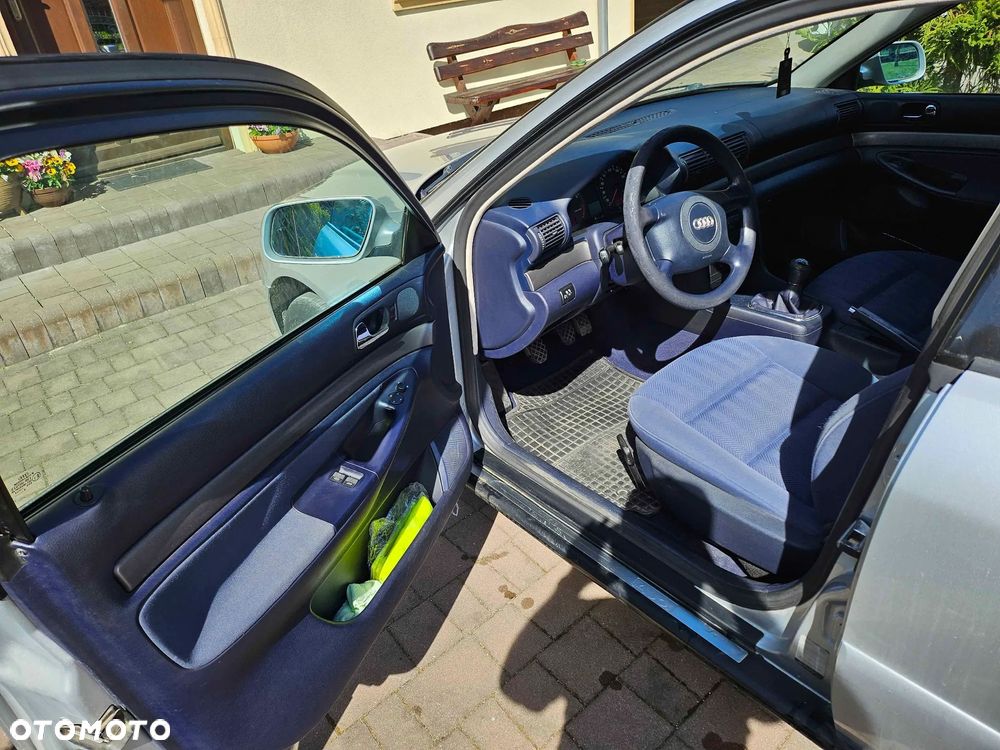 Audi A4 Limousine - 7